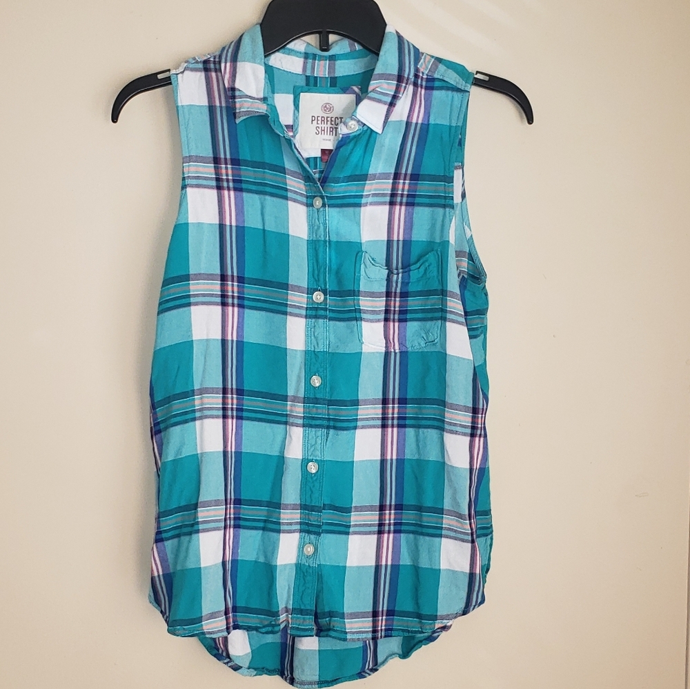 Sleeveless flannel button up shirt